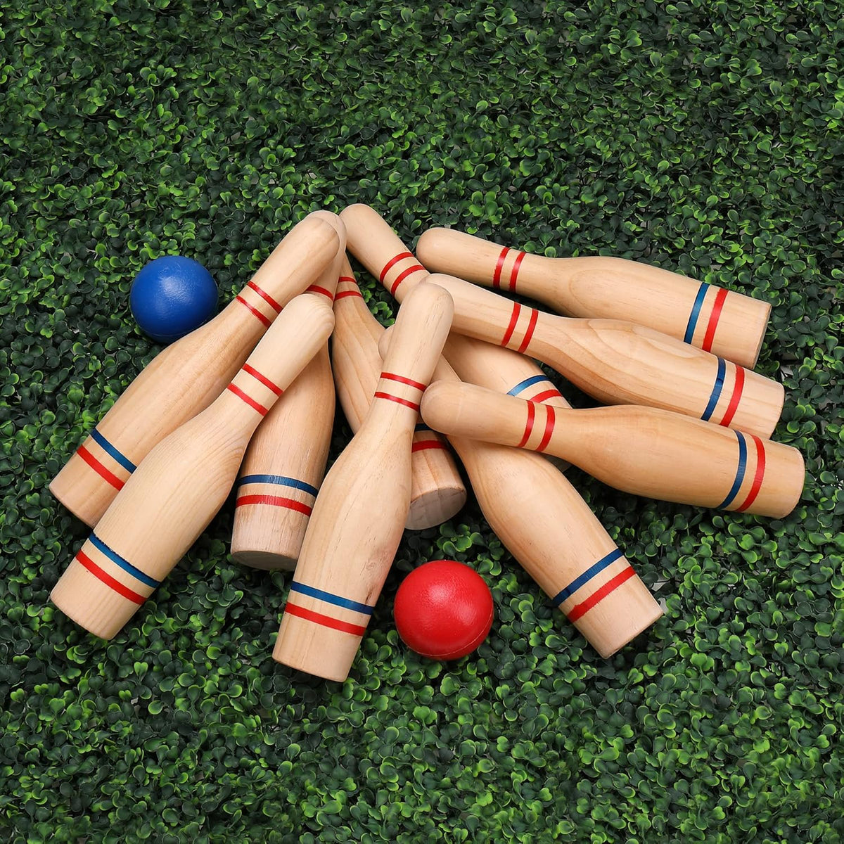 11 Pins Wooden Lawn Bowling Skittles Set with Carrying Mesh Bag V189